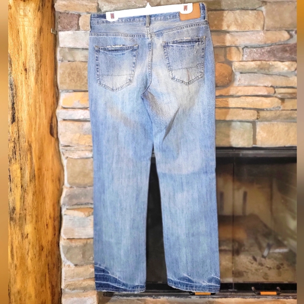 Aeropostale men's Relaxed Fit jeans Size 29/32 NWT subltle distressing